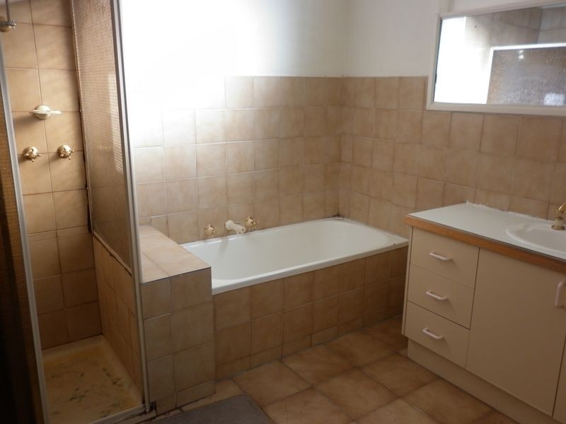 1/8 Browning Avenue, Clayton South VIC 3169