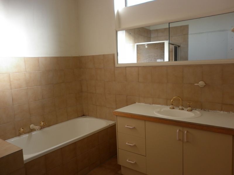 1/8 Browning Avenue, Clayton South VIC 3169