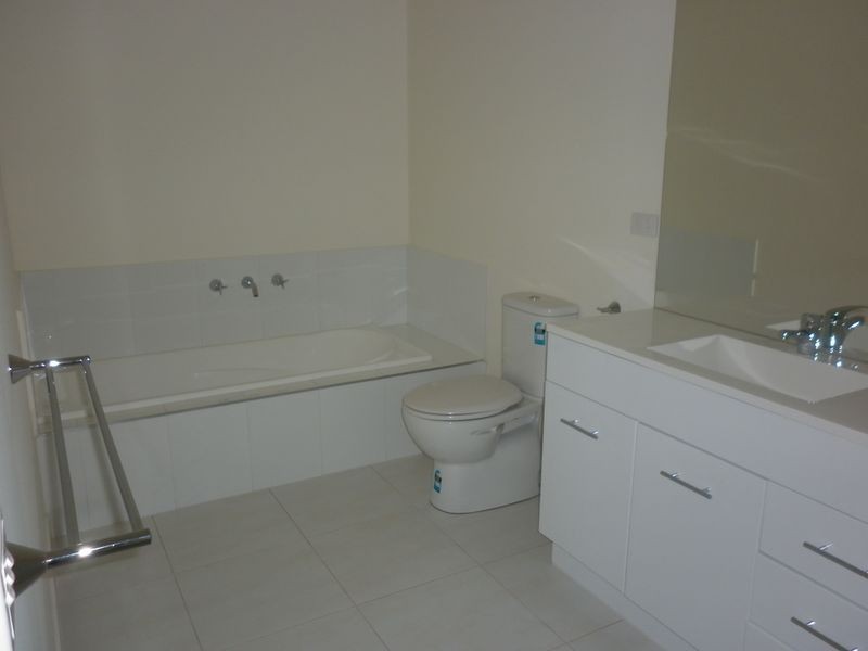 2/21 Newport Road, Clayton VIC 3168