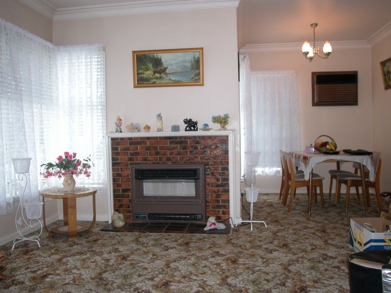 15 Merlyn Avenue, Clayton South VIC 3169