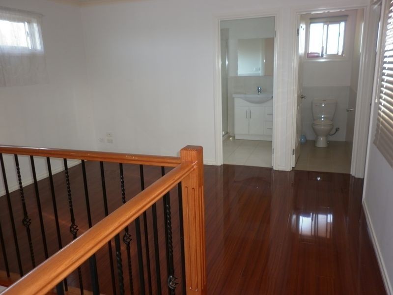 2/8 Jason Street, Oakleigh South VIC 3167