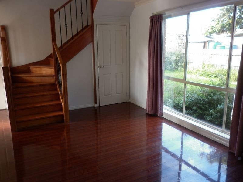 2/8 Jason Street, Oakleigh South VIC 3167