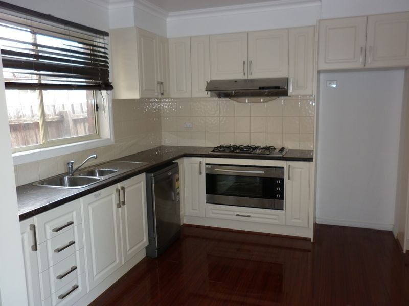 2/8 Jason Street, Oakleigh South VIC 3167