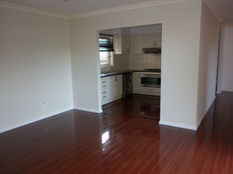 2/8 Jason Street, Oakleigh South VIC 3167