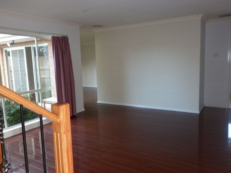 2/8 Jason Street, Oakleigh South VIC 3167