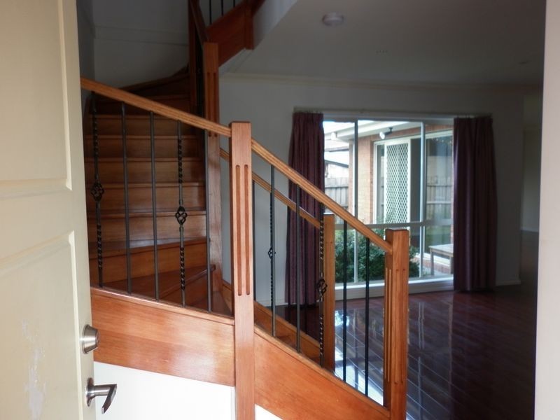 2/8 Jason Street, Oakleigh South VIC 3167