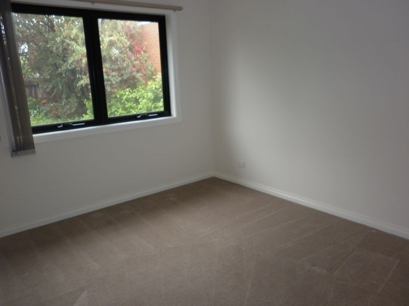2/5 Alexander Avenue, Oakleigh East VIC 3166