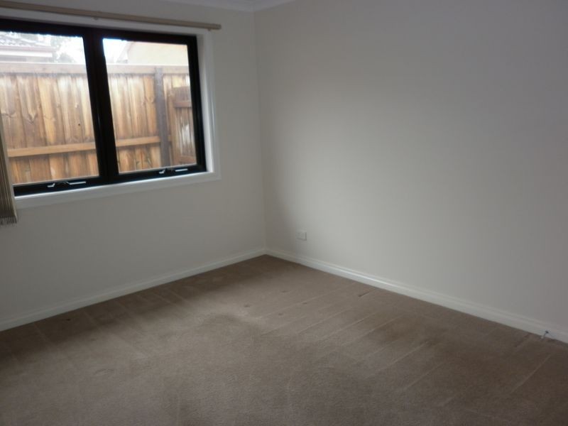 2/5 Alexander Avenue, Oakleigh East VIC 3166