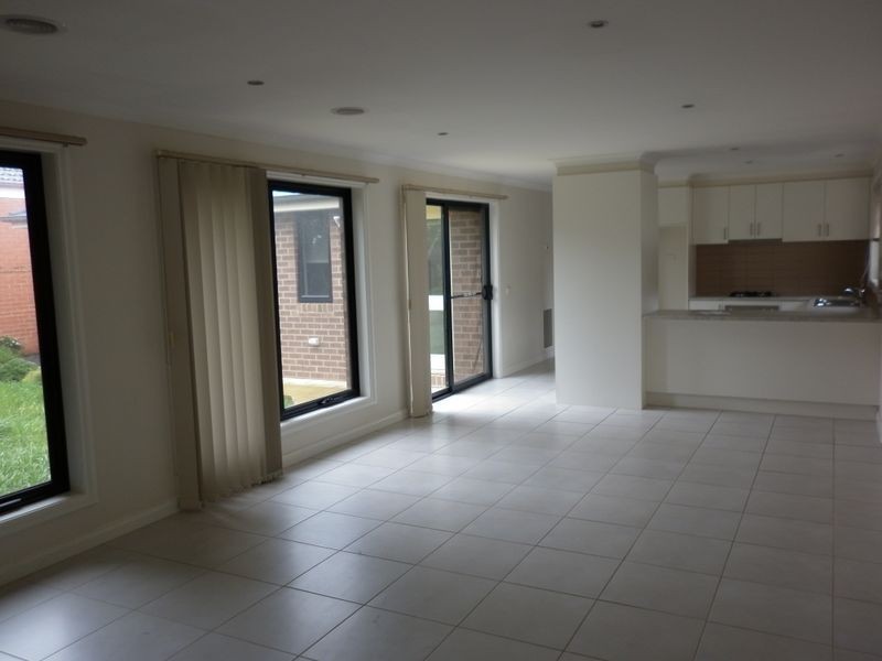 2/5 Alexander Avenue, Oakleigh East VIC 3166