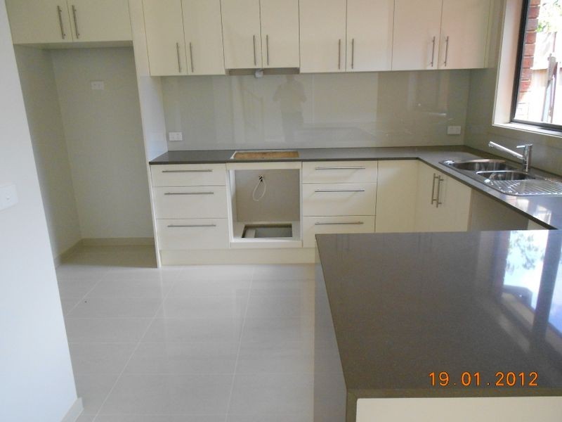 2/1925 Dandenong Road, Clayton VIC 3168