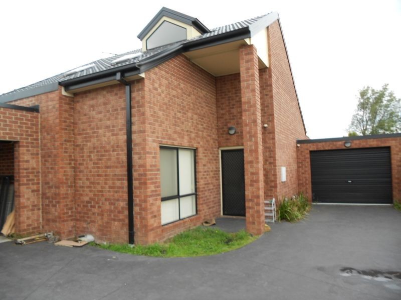 2/2027 Dandenong Road, Clayton VIC 3168