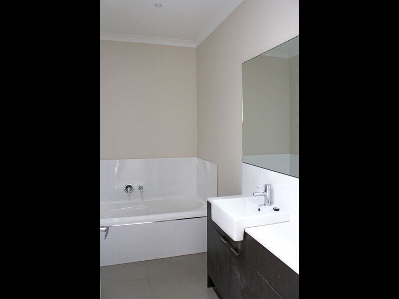 2/9 Westerfield  Drive, Notting Hill VIC 3168