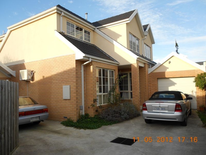 2/4 Carlson Avenue, Clayton VIC 3168