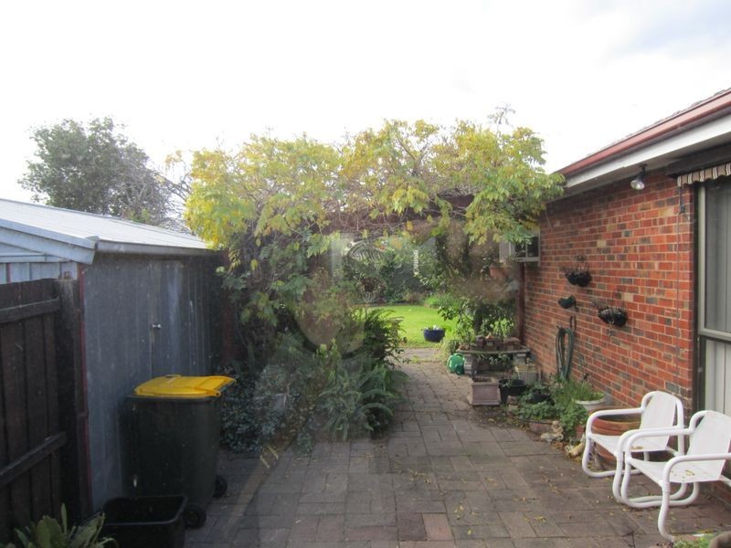 15 Castlewood Street, Bentleigh East VIC 3165