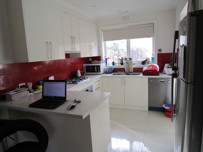 1/1 Waratah Avenue, Glen Huntly VIC 3163