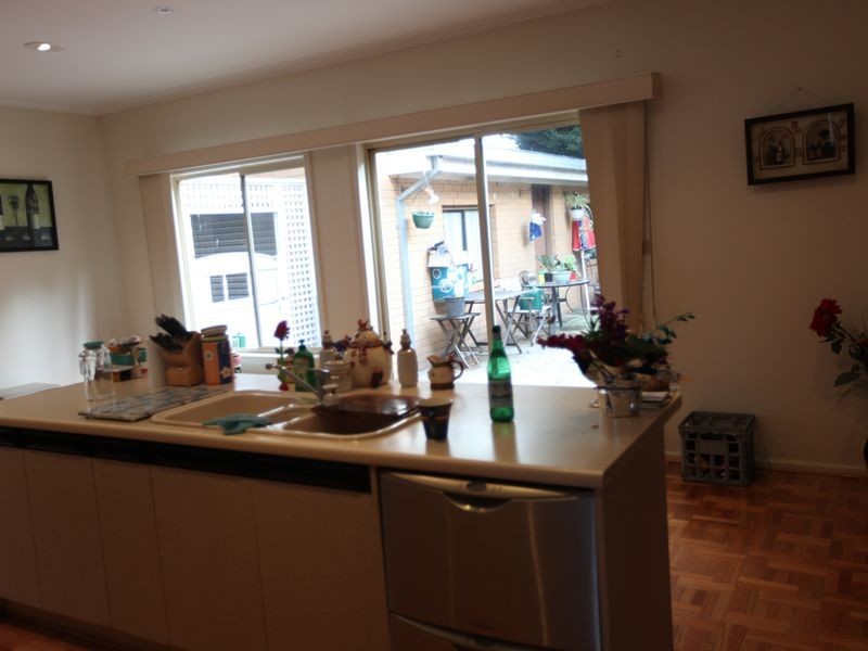 4 El Nido Grove, Glen Huntly VIC 3163