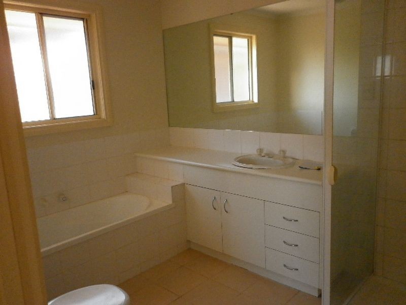 2/23 Panorama Street, Clayton VIC 3168