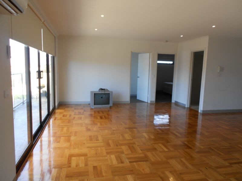 18/24-26 Burton Avenue, Clayton VIC 3168