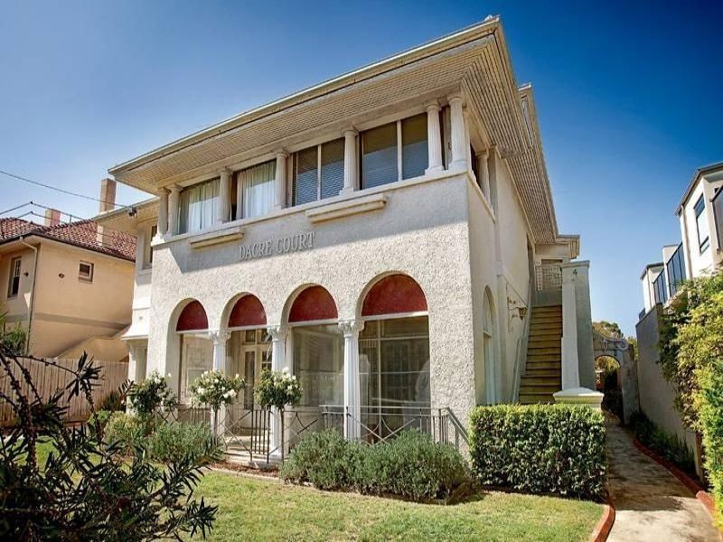 2/372 Orrong Road, Caulfield North VIC 3161