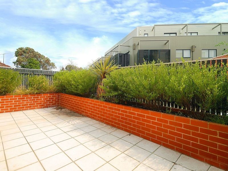 8/28 Burton Avenue, Clayton VIC 3168