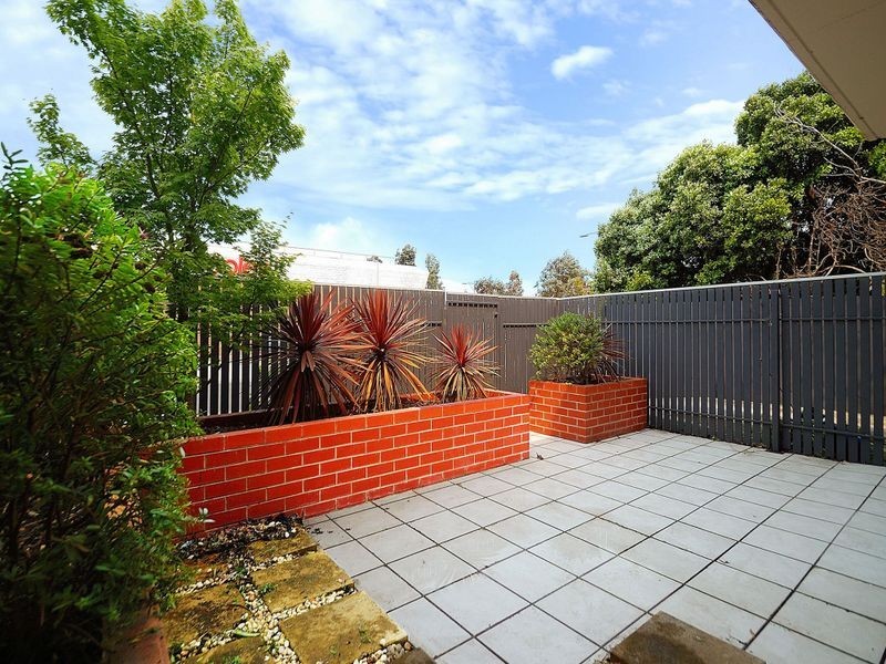 8/28 Burton Avenue, Clayton VIC 3168