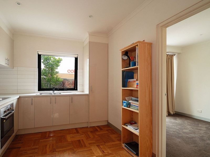 8/28 Burton Avenue, Clayton VIC 3168