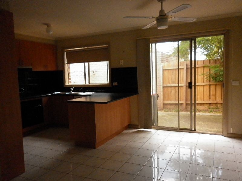 3/10 Manoon Road, Clayton South VIC 3169