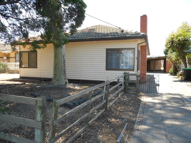 3 Manoon Road, Clayton South VIC 3169