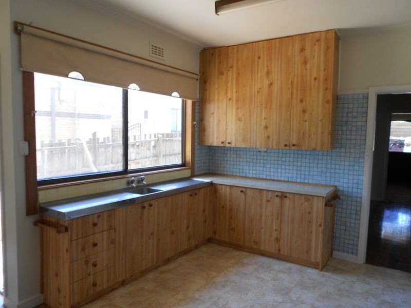 3 Manoon Road, Clayton South VIC 3169