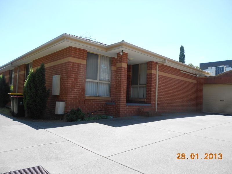 2/20 Burton Avenue, Clayton VIC 3168