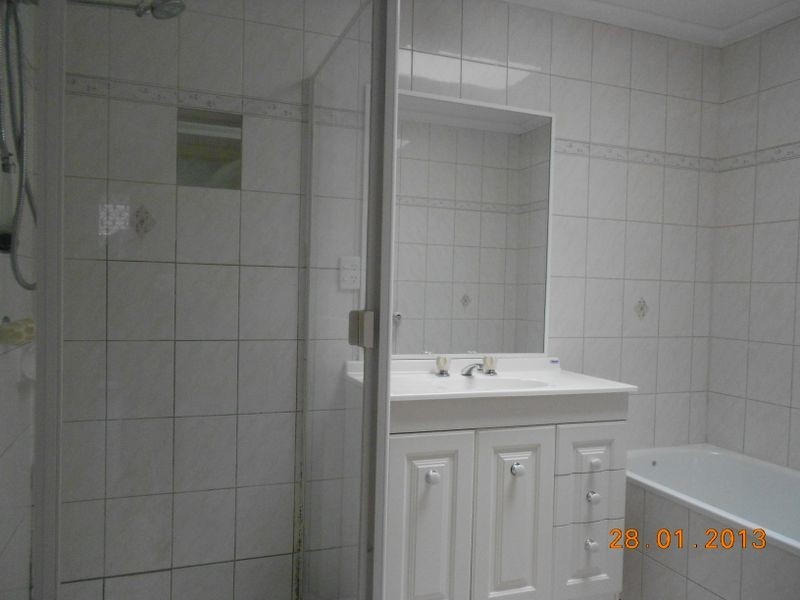 2/20 Burton Avenue, Clayton VIC 3168