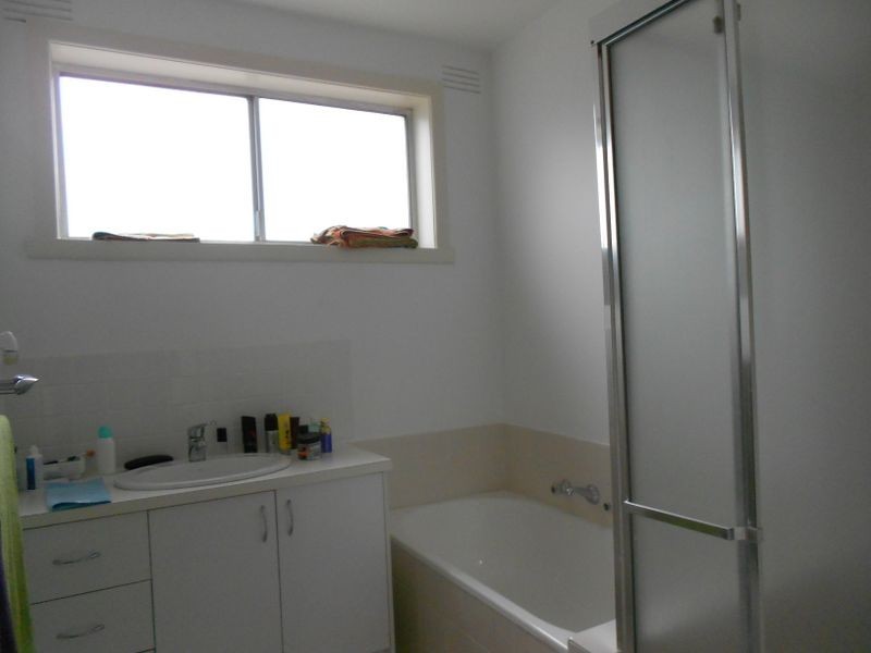 3/6 Dobson Avenue, Oakleigh East VIC 3166