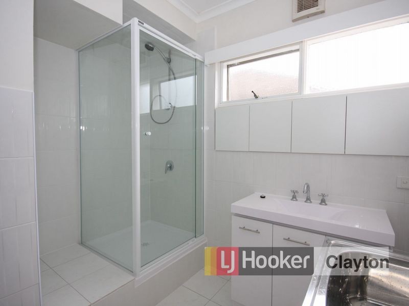 2/4 Manatunga Street, Clayton VIC 3168