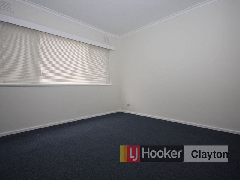 2/4 Manatunga Street, Clayton VIC 3168