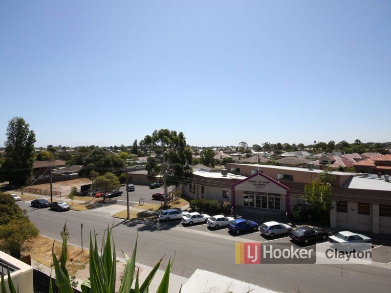 11/28 Burton Avenue, Clayton VIC 3168