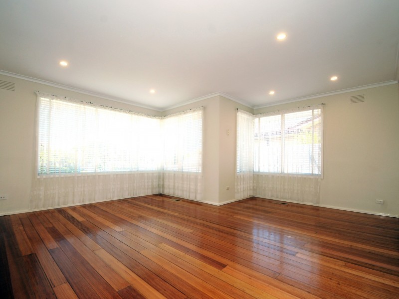 2 Barringun Crescent, Clayton South VIC 3169