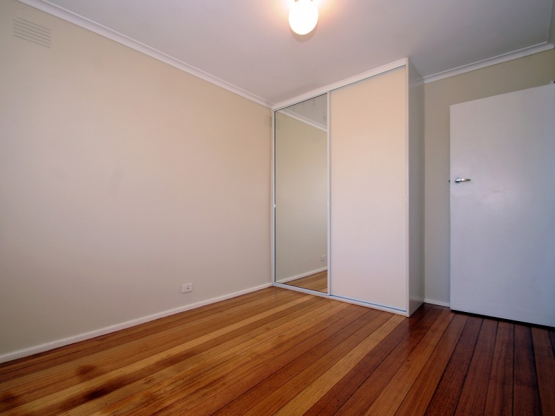 2 Barringun Crescent, Clayton South VIC 3169