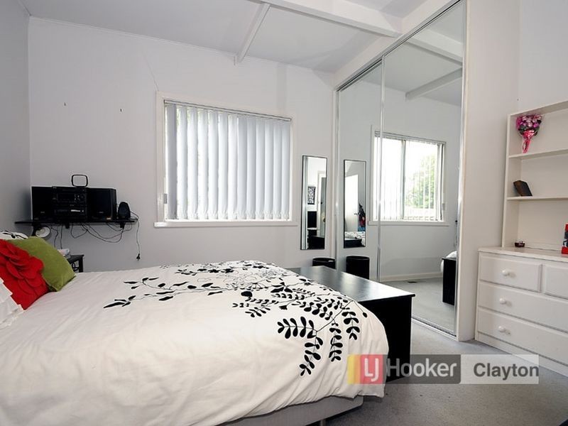 33 Hourigan Avenue, Clayton VIC 3168