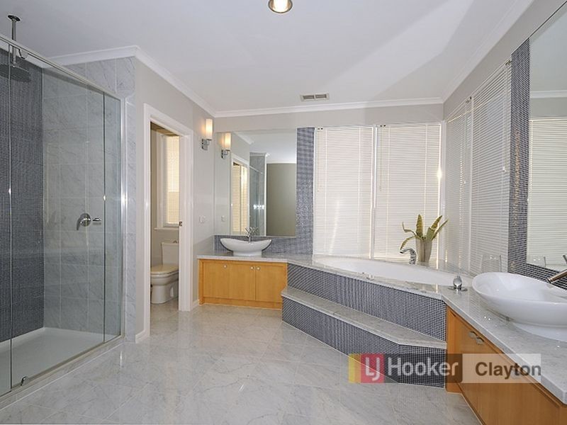 23 Burdekin Boulevard, Waterways VIC 3195