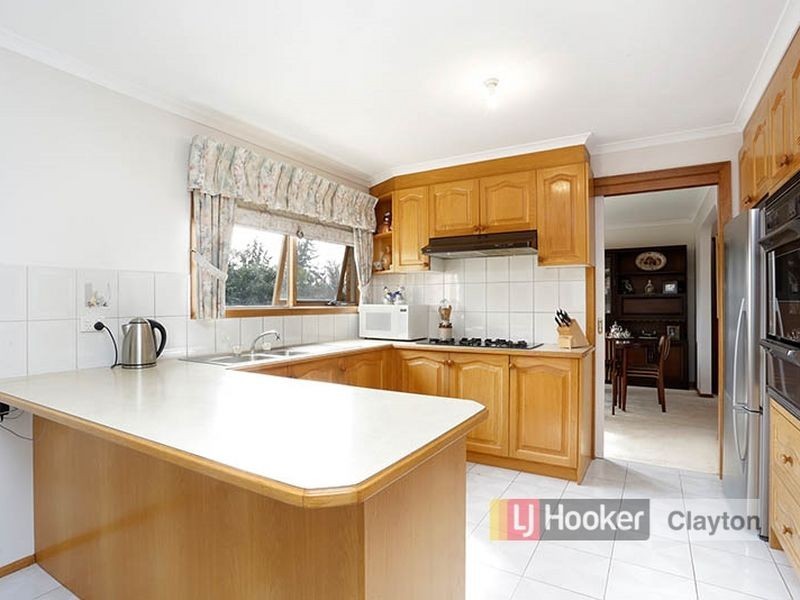 2 Katoomba Drive, Mulgrave VIC 3170