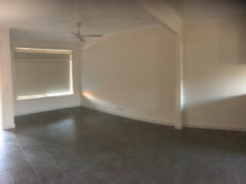 2/4 Moore Avenue, Clayton South VIC 3169