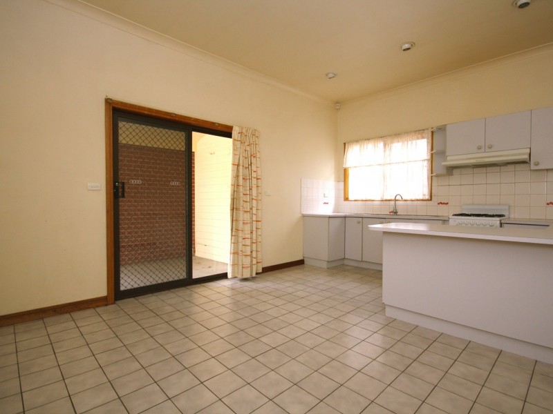 Unit 5/76 Madeleine Road, Clayton VIC 3168