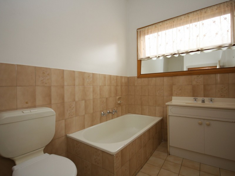 Unit 5/76 Madeleine Road, Clayton VIC 3168