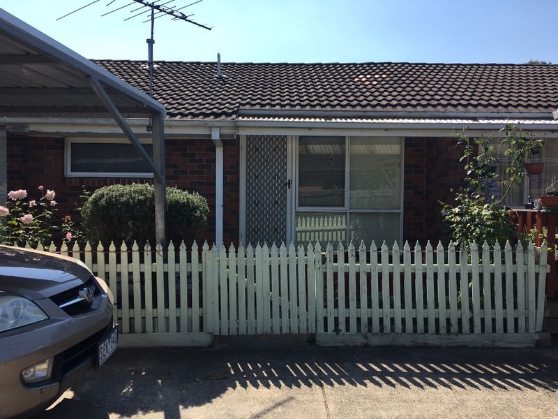Unit 2/2 Moore Avenue, Clayton South VIC 3169