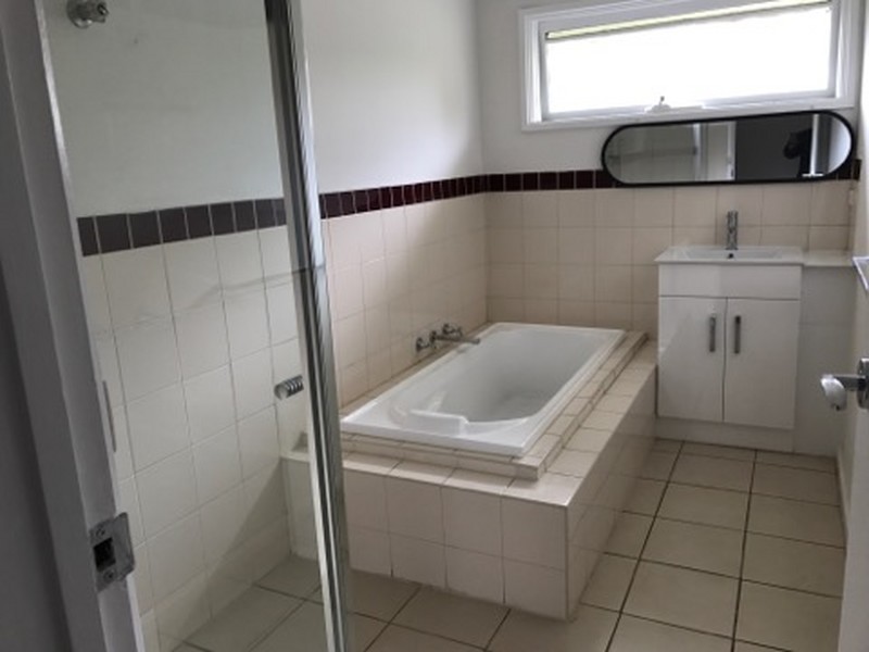 Unit 1/1437 North Road, Oakleigh East VIC 3166