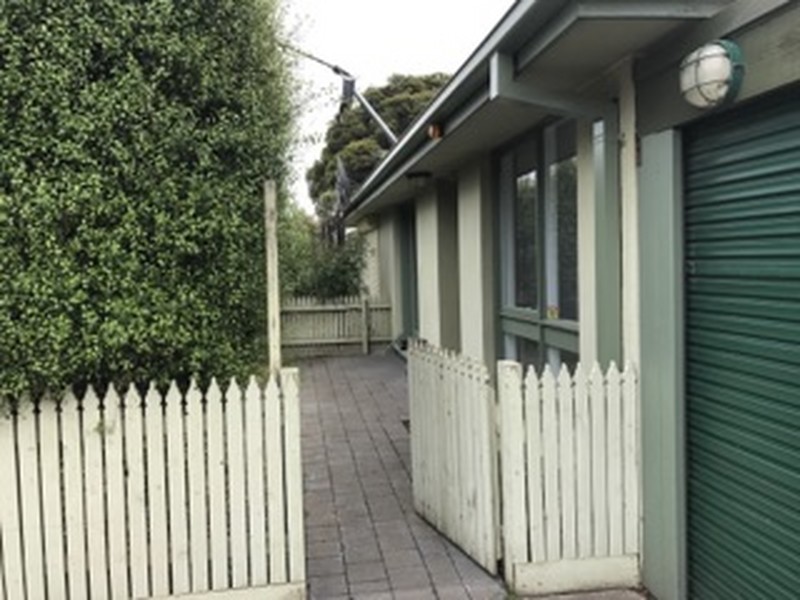 Unit 1/1437 North Road, Oakleigh East VIC 3166