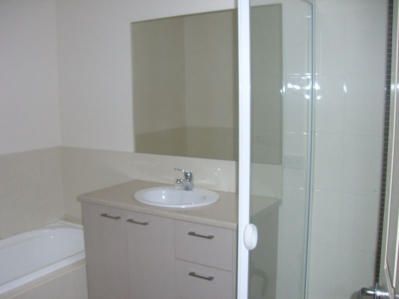 4B Lindsay Street, Clayton VIC 3168