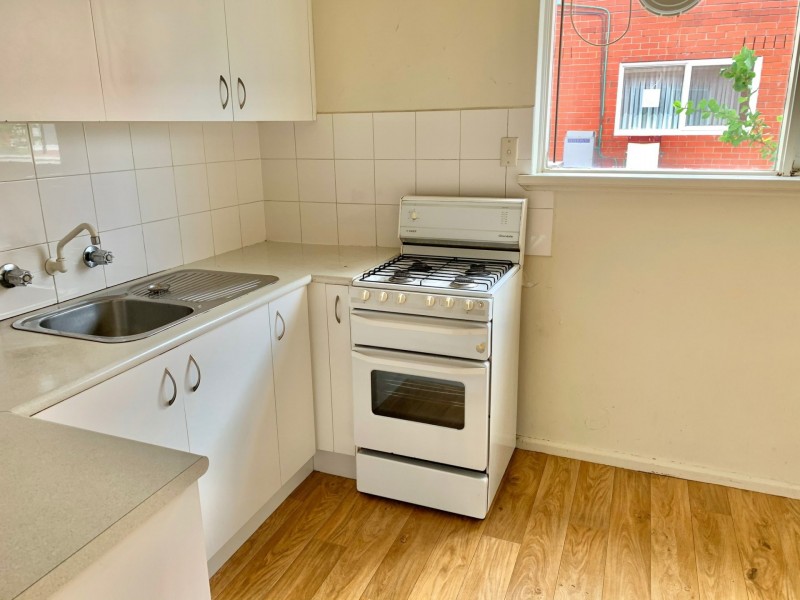 Unit 2/21 Merlyn Avenue, Clayton South VIC 3169