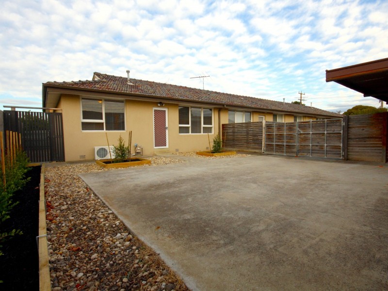 Unit 4/19 Oakes Avenue, Clayton South VIC 3169