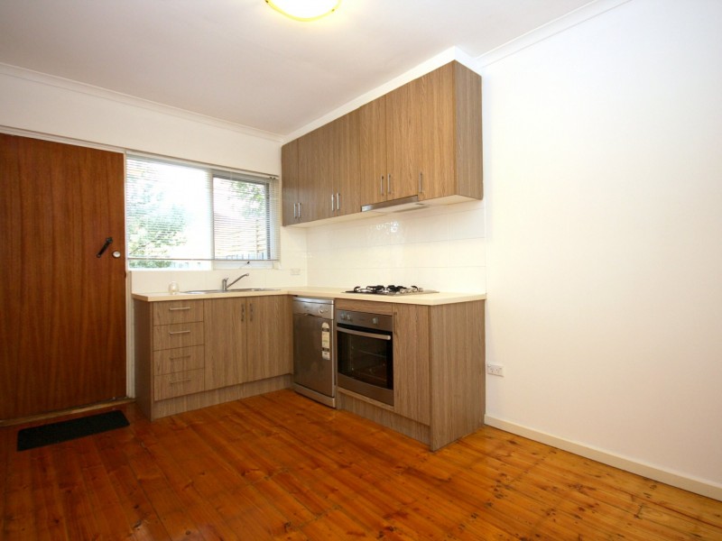 Unit 4/19 Oakes Avenue, Clayton South VIC 3169